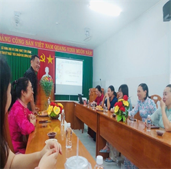 PHỤ NỮ TRUNG TÂM KỸ THUẬT TIÊU CHUẨN ĐO LƯỜNG CHẤT LƯỢNG TỈNH LÂM ĐỒNG: RẠNG RỠ TRONG “TUẦN LỄ ÁO DÀI” VÀ ẤM ÁP CHUYÊN ĐỀ “NUÔI CON KHỎE, DẠY CON NGOAN”